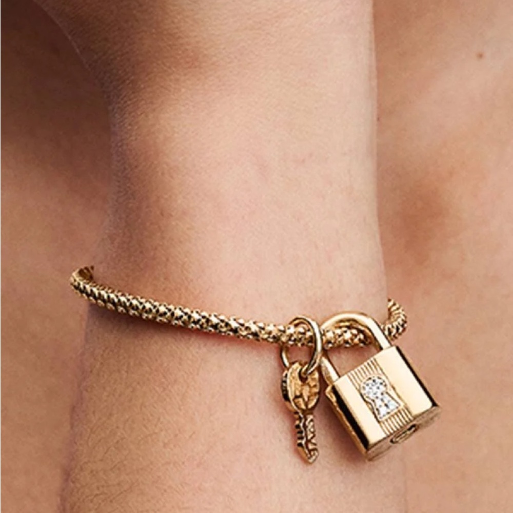 Gold Padlock & Key Dangle Charm - Picture 4 of 9